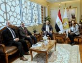 وزيرة التنمية المحلية تستقبل رئيس الهيئة العامة للرقابة المالية ويبحثان كيفية تعظيم الاستفادة من الحلول التمويلية بالقطاع المالي غير المصرفي