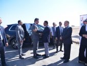 اللواء خالد شعيب محافظ مطروح يستقبل الدكتور شريف فاروق وزير التموين والتجارة الداخلية والوفد المرافق له اليوم السبت خلال زيارته للمحافظة لتفقد عدد من المشروعات الإنتاجية والخدمات والمنشآت التموينية التي تعمل علي تقديم مختلف الخدمات للمواطنين
