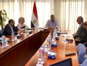 وزير السياحة والآثار يعقد اجتماعاً لمتابعة آخر مستجدات الأعمال بمشروع تطوير الخدمات بمنطقة أهرامات الجيزة