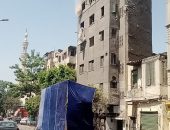 الجيزة تبدء في إزالة ٣ عقارات ايله للسقوط داهمة الخطورة بمنطقة إمبابة القديمة