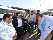 وزير الإسكان يتفقد أعمال رفع كفاءة طرق المنطقة الصناعية ومشروعات تطوير محاور الطرق بمدينة العبور