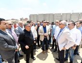 وزير الإسكان يتفقد وحدات “سكن لكل المصريين” وتطوير محاور الطرق ومحطة معالجة الصرف بمدينة السادات
