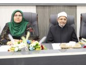 رئيس جامعة الأزهر يشهد احتفالية كلية الدراسات الإسلامية للبنات بالإسكندرية ويحي صمود أهل غزة في مواجهة الاحتلال الصهيوني