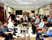 وزير الإسكان يعقد اجتماعا بمقر جهاز “مدينة السادات” لمتابعة سير العمل بمختلف القطاعات بالمدينة