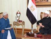 وزير الأوقاف يستقبل وفدا من كبار علماء كينيا والصومال