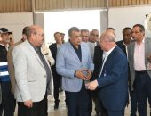 “وزير الدولة للإنتاج الحربي” يتابع انتظام سير العمل في “حلوان لمحركات الديزل”.. ويؤكد: المرحلة المقبلة مرحلة استكمال لمسيرة الإنتاج والبناء والتنمية