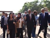 إجتماع لوزير العمل ووزيرة التضامن ومحافظ الغربية لبحث سبل مواجهة أي تحديات تواجه صناعة العطور الزيتية.