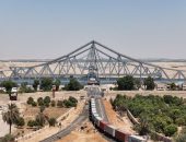 نائب رئيس مجلس الوزراء للتنمية الصناعية وزير الصناعة والنقل يعلن عبور اول قطار لنقل حاويات الترانزيت من ميناء الدخيلة الي ميناء شرق بورسعيد