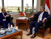وزير السياحة والآثار يبحث مع سفير المملكة المغربية  بالقاهرة تعزيز سبل التعاون المشترك