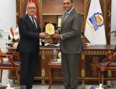 عميد هندسة الأزهر يقدم التهنئة لمحافظ قنا الجديد ويبحث سبل التعاون بين الكلية والمحافظة في تحقيق أهداف التنمية المستدامة