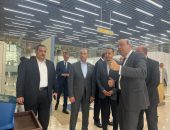 وزير الطيران المدنى  يتفقد مطار العلمين الدولي لمتابعة  وتقييم تجربه سفر الراكب لضمان سهولة وانسيابية الإجراءات فى  مرحلتى السفر والوصول .