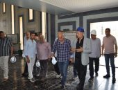 زيارة ميدانية…وزير الكهرباء والطاقة المتجددة يتفقد محطة توليد كهرباء السد العالي