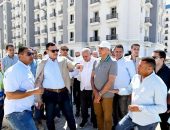 وزير الإسكان يتفقد وحدات المبادرة الرئاسية “سكن لكل المصريين” و”الحى اللاتيني” بمدينة العلمين الجديدة