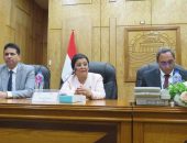 نائب الوزير تكرم رؤساء 3 أقسام نساء وتوليد بمستشفيات قنا تقديراً لجهودهم في زيادة معدلات الولادة الطبيعية وخفض القيصرية..