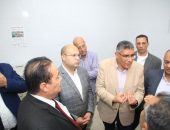 محافظ الجيزة يتفقد سير العمل  بمستشفى الصف المركزى والوحدة الصحية بالأخصاص