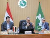 محافظ الشرقية يشهد مراسم إجراء القرعة العلنية لتخصيص 86 وحدة سكنية للأسر الأولى بالرعاية بقريتي المشاعلة وهربيط بمركز أبو كبير