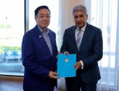 وزير السياحة والآثار يلتقى سفير دولة كازاخستان بالقاهرة