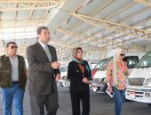 محافظ دمياط يتفقد بشكل مفاجئ موقف سيارات الأجرة بعزب النهضة