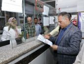 محافظة الشرقية  يختتم جولته التفقدية بمركز فاقوس بمتابعة سير إجراءات العمل بالمركز التكنولوجي لخدمة المواطنين بالمدينة