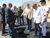 محافظ الجيزة يتفقد نسب تنفيذ مشروع الرصف والتطوير لطريق ٢١  الرئيسي بمركز الصف بطول ٦٥ كم