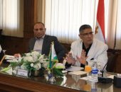محافظ الجيزة يجتمع مع جمعية صحراء الأهرام لبحث ودراسة المعوقات والمشكلات التي تواجه مواطني حدائق الأهرام وسبل حلها