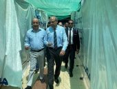 وزير الطيران المدني يقوم جولة تفقدية مفاجئة لمطار سفنكس الدولى لمتابعة موقف التشغيل وتقييم مستوى الخدمات المقدمة للمسافرين.