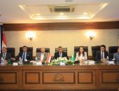 محافظ الجيزة يكلف رؤساء الأحياء والمراكز بعقد لقاء اسبوعي مع المواطنين بديوان الحي والمركز لبحث مشاكلهم وحلها