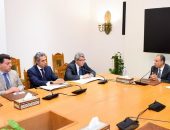 وزير الخارجية والهجرة وشئون المصريين في الخارج يجتمع بقيادات وأعضاء قطاع الشئون العربية