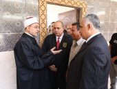 رئيس جامعة الأزهر يتفقد أعمال التطوير والتجديد بكلية اللغة العربية بالزقازيق