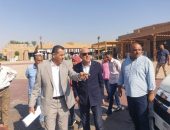 المهندس عبد المطلب عماره محافظ الأقصر، يقوم بمتابعة تنفيذ خطة مشروعات رفع كفاءة ورصف الطرق برفقة اللواء دكتور علي الشرابي رئيس المدينة،