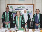 الأستاذ الدكتور رضا عبد الواجد أمين، عميد كلية الإعلام- جامعة الأزهر-يشارك  في مناقشة رسالة ماجستير للباحثة فتحية شحات محمود السيد، جاءت بعنوان:  “دور إذاعة القرآن الكريم في تنمية المرأة الريفية بالمفاهيم الاجتماعية المعاصرة”، بمعهد البحوث والدراسات العربية.