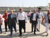محافظ الجيزة يتابع إنتظام أعمال التطوير الجارية بمحيط المتحف المصرى الكبير