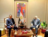 نائب رئيس مجلس الوزراء للتنمية الصناعية وزير الصناعة والنقل يبحث مع السفير الكويتي بالقاهرة تدعيم التعاون المشترك في مجالات والصناعة والنقل واللوجستيات