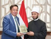 وزير الأوقاف يستقبل سفير كازاخستان بالقاهرة .. لبحث التعاون المشترك