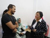 نائب وزير الصحة تتفقد وحدة صحة شرق النيل ببني سويف وتوصي بتوفير أماكن ملائمة لانتظار المترددين..