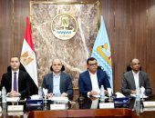 وزير الإسكان ومحافظ كفر الشيخ يستعرضان موقف خدمات مياه الشرب والصرف الصحى والمشروعات الجاري تنفيذها بالمحافظة