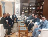 وفد كلية التربية يقدم التهنئة لفضيلة مفتي الديار المصرية.