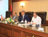 محافظ الجيزة يتابع نسب الإنجاز بملف التصالح في مخالفات البناء