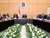 نائب رئيس مجلس الوزراء للتنمية الصناعية يترأس الاجتماع الرابع للمجموعة الوزارية للتنمية الصناعية بحضور ممثلي غرف الصناعات النسيجية والملابس الجاهزة والمفروشات ومستحضرات التجميل