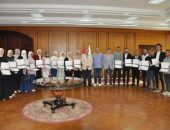 رئيس جامعة كفر الشيخ يكرم خريجى برنامج علوم وتكنولوجيا النانو بكلية العلوم بالجامعة