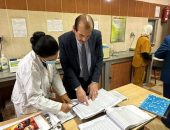 نائب وزير الصحة  يتفقد مركز طبي التجمع الأول بمنطقة القاهرة الجديدة .. ويوصي بصرف مكافأة تشجيعية للعاملين بالمركز