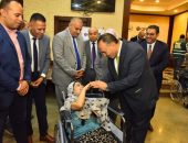 التضامن الاجتماعي بأسيوط تسلم عدداً من المعينات الحركية والسمعية لذوي الإعاقة على مستوى المحافظة