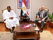 نائب رئيس مجلس الوزراء للتنمية الصناعية وزير الصناعة والنقل يستقبل سفير سيراليون بالقاهرة لبحث التعاون في قطاعي النقل والصناعة