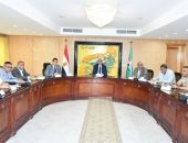 محافظ الفيوم يتابع الاستعدادات النهائية لإقامة معارض “أهلاً مدارس” لتوفير الأدوات المدرسية بأسعار مناسبة