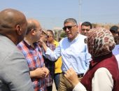 محافظ الجيزة : رصف وتطوير ورفع كفاءة طرق طراد النيل وترعة الزمر والبراجيل بمركز أوسيم