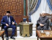 وزير الشؤون الدينية الباكستاني يوجِّه دعوة رسمية لشيخ الأزهر لزيارة البلاد