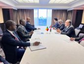 وزير الخارجية والهجرة وشئون المصريين بالخارج يلتقي مع وزير خارجية بنين، استكمالاً لسلسلة اللقاءات التي يعقدها مع نظرائه الأفارقة على هامش اجتماعات مؤتمر التيكاد