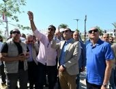 وزير الإسكان يتفقد أعمال تنفيذ الوحدات والفيلات والمرافق والطرق بكمبوند “مزارين” بمدينة العلمين الجديدة