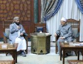شيخ الأزهر يطالب عقلاء اليمن وعلماءه بطرح رؤى جديدة للتقارب قابلة للتطبيق بما يخدم مصلحة اليمنيين