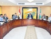 محافظ الفيوم يتابع مع رؤساء المدن مستجدات ملفي التصالح وتقنين الأراضي المملوكة للدولة